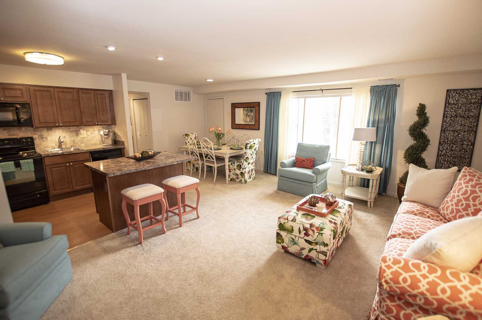 Living And Kitchen at Hidden Woods Apartments, Glen Burnie, MD